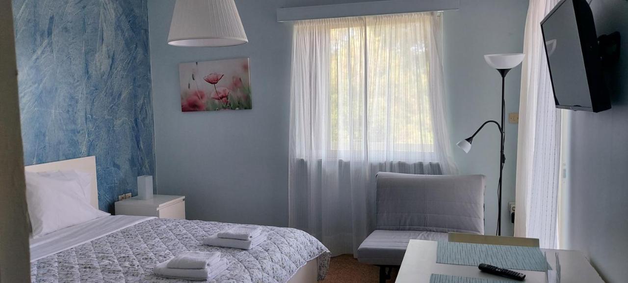 Oikika B10 Apartment Artemida  Ngoại thất bức ảnh